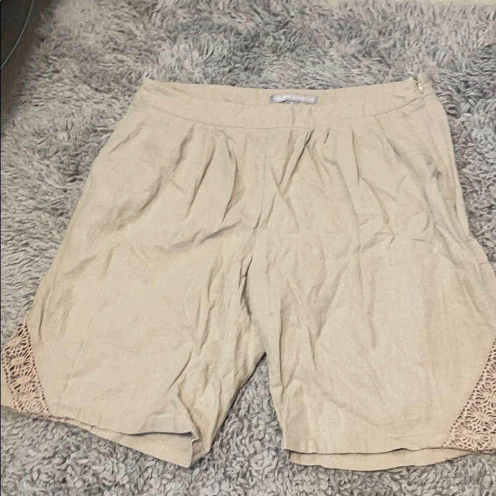 Valerie Stevens Linen Blend Tan Shorts